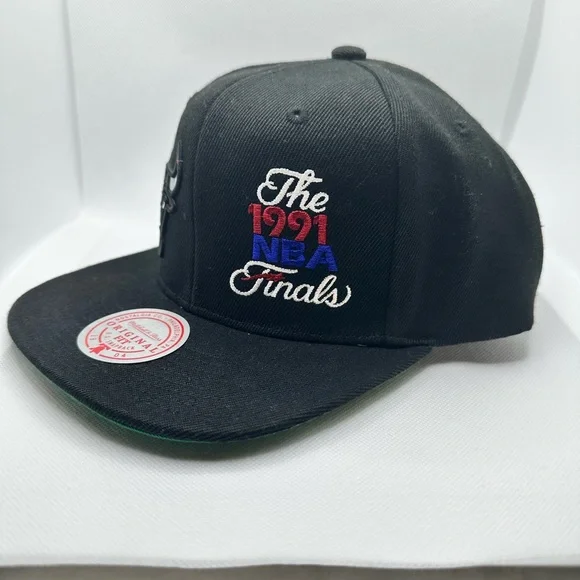 Chicago Bulls NBA 1991 Finals Mitchell & Ness Finals Snapback Black Cap / Hat - Picture 2 of 8